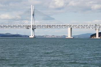 瀬戸大橋に最接近の新在家海岸DSC_0424.JPG